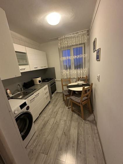 Apartament cu 2 camere decomandat în Baba Novac
