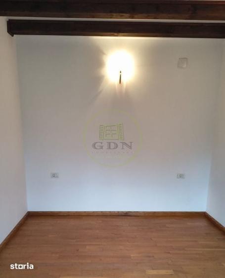 Apartament cu 3 camere în Clăbucet