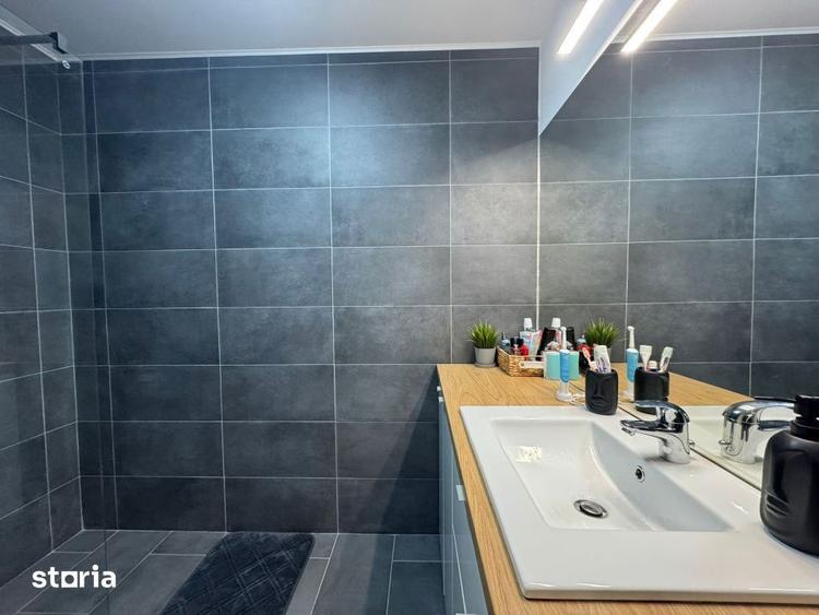 Apartament cu 3 camere semidecomandat, mobilat în Gruia
