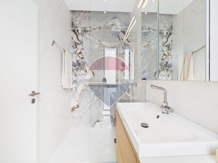Duplex cu 4 camere cu Teren 202 Mp în Central