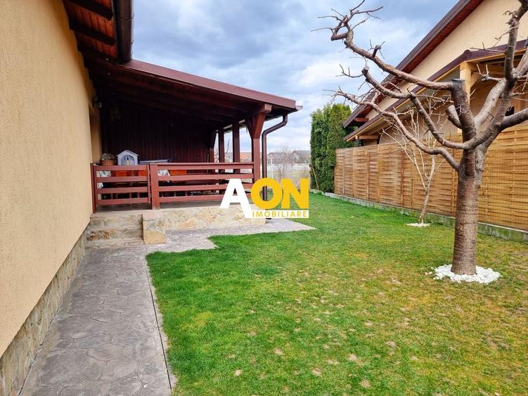 Casă individuală cu 3 camere cu Canalizare în Cetate