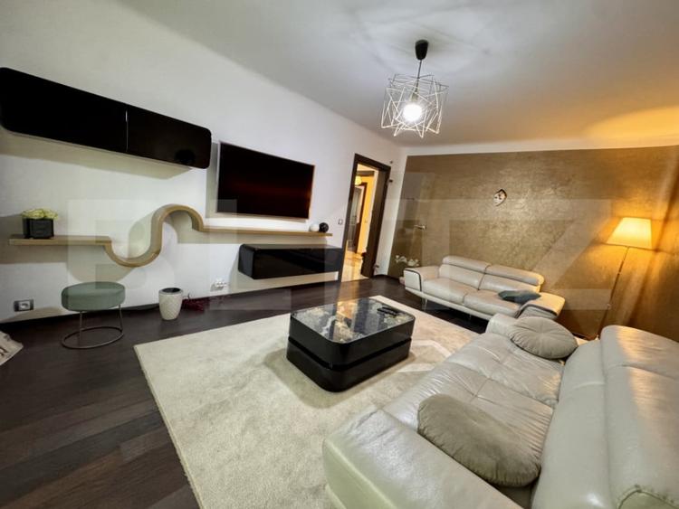 Apartament cu 3 camere decomandat în Valea Rosie