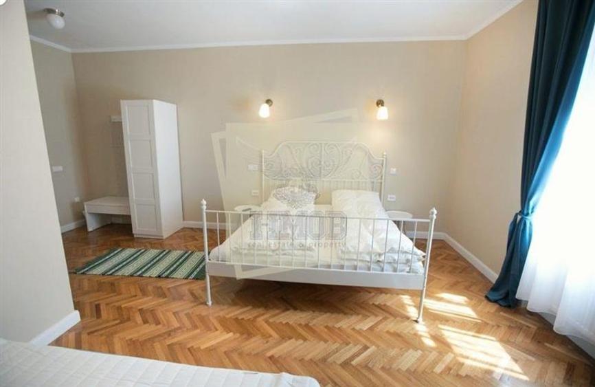 Apartament cu 3 camere decomandat, mobilat în Sub Arini