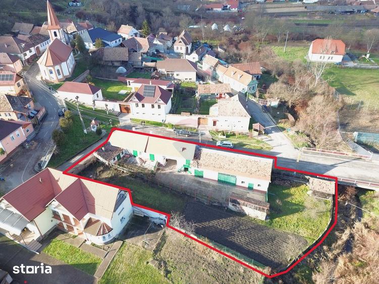 Casă cu 4 camere cu Teren 1084 Mp în Vale