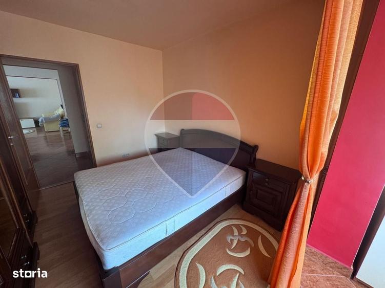 Apartament cu 3 camere decomandat în Iosia