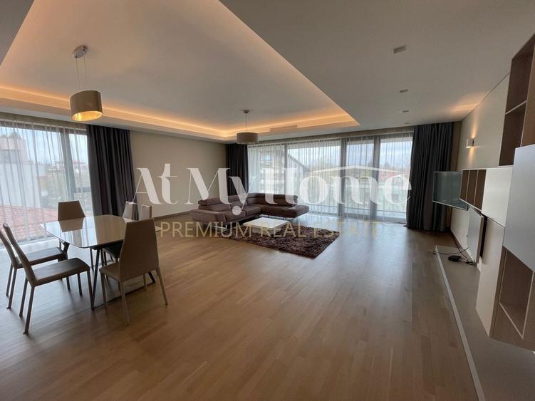 Apartament cu 4 camere decomandat, mobilat în Primăverii