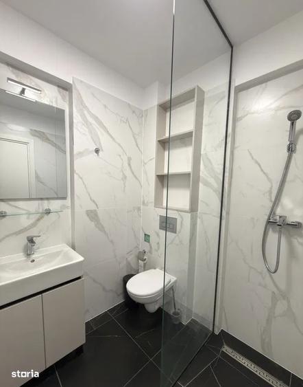 Apartament cu 3 camere decomandat în Sisești