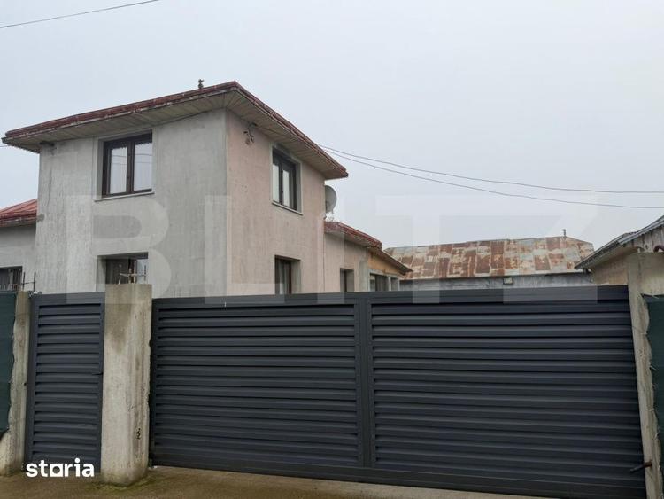 Casă cu 4 camere cu Teren 7000 Mp în Mitocu Dragomirnei