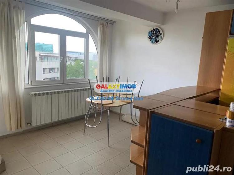 Apartament cu 4 camere decomandat, mobilat în Central