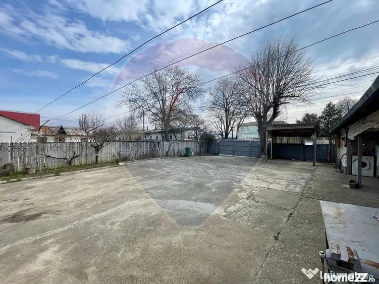 Casă cu 3 camere cu Teren 500 Mp în Central