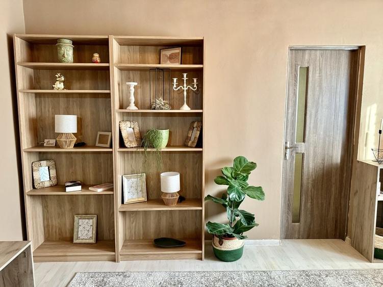 Apartament cu 3 camere semidecomandat în Central