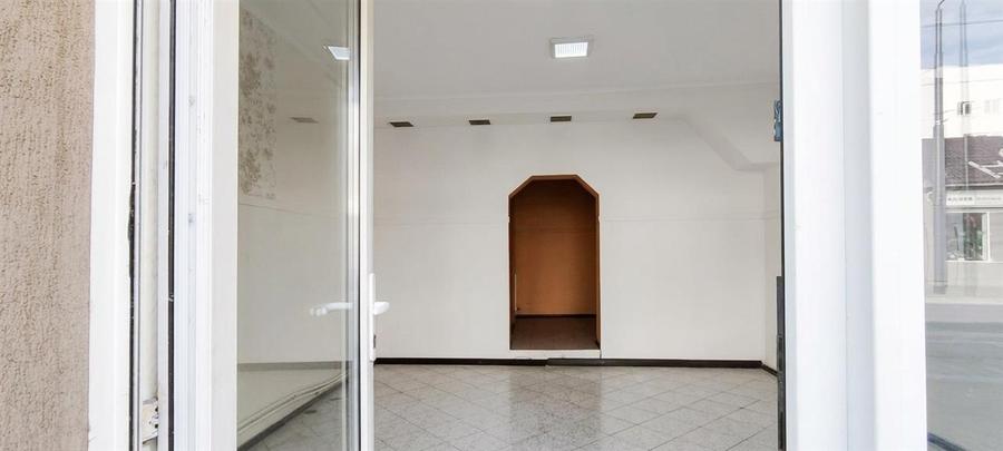 Spațiu comercial, de 37.189998626709 mp, în Decebal