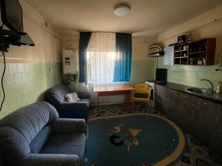 Apartament cu 3 camere decomandat, mobilat în 1 Mai