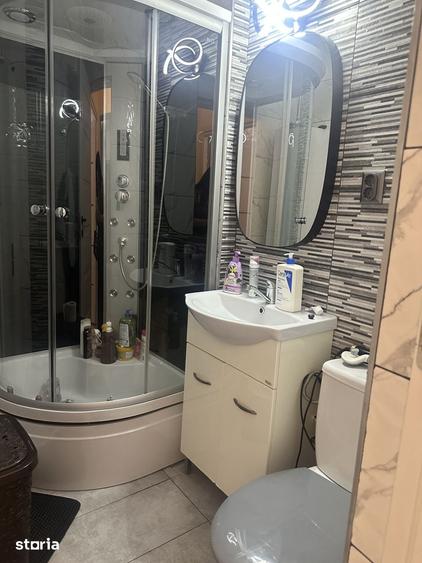 Apartament cu 3 camere semidecomandat în Central