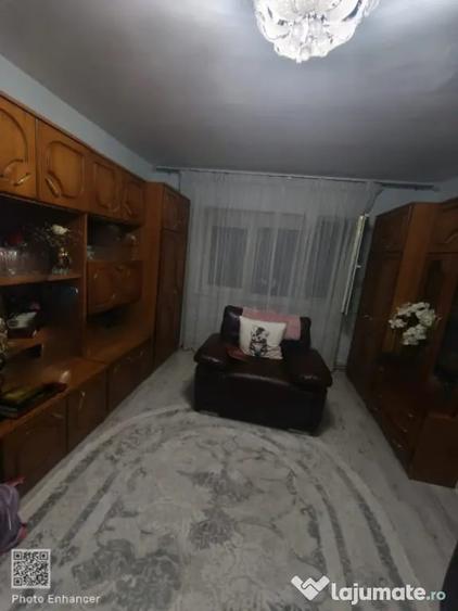 Apartament cu 2 camere decomandat în Siret