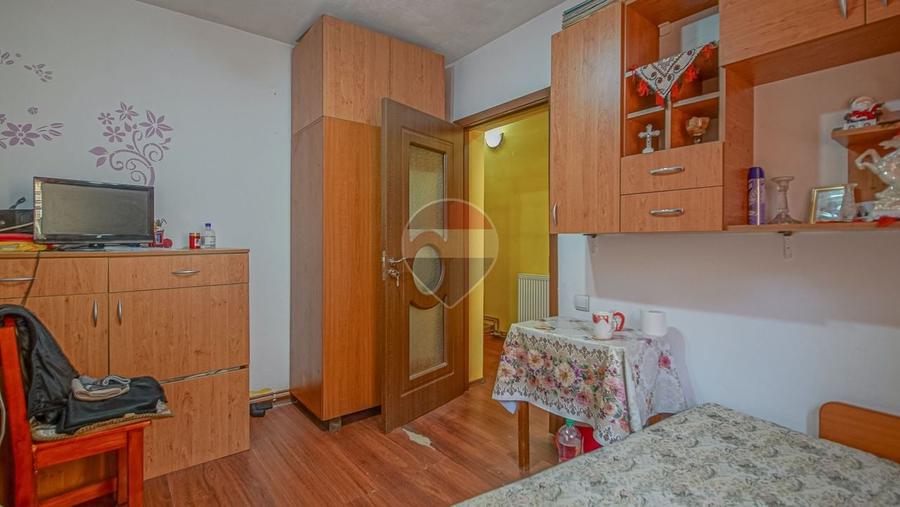 Casă individuală cu 7 camere cu Teren 533 Mp în Purcăreni