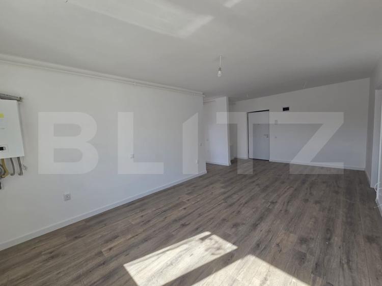 Apartament cu 3 camere semidecomandat în Florești
