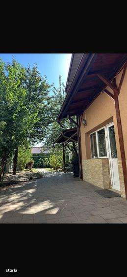 Casă cu 4 camere în Micro 17