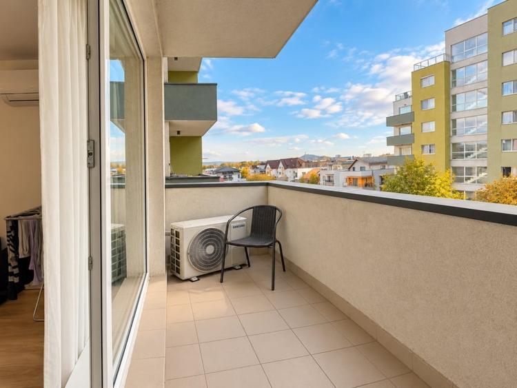 Apartament cu 2 camere decomandat, mobilat în Tractorul