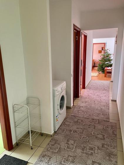 Apartament cu 3 camere decomandat, mobilat în Tomis III
