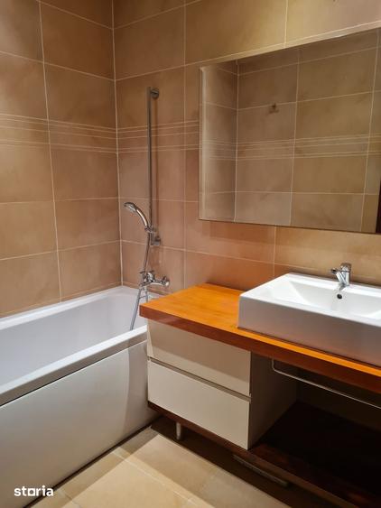 Apartament cu 3 camere decomandat în Dudești