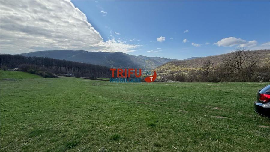Teren Construcții intravilan de 1632 mp, în Ampoița
