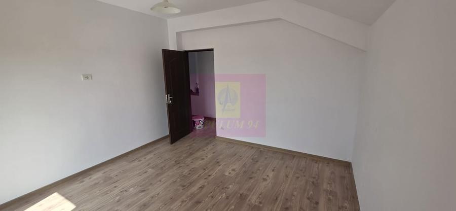 Vila cu 4 camere de vanzare in Brebu - 7