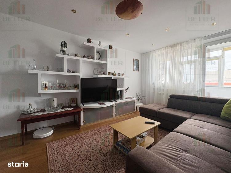 Apartament cu 3 camere decomandat în Tei