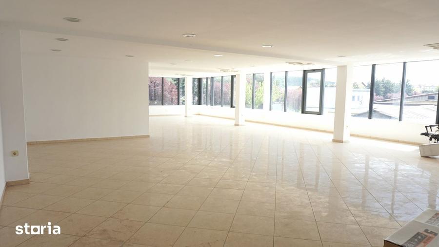 DE INCHIRIAT- SPATIU COMERCIAL 140 MP - 9