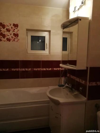 Apartament cu 4 camere decomandat în 1 Mai