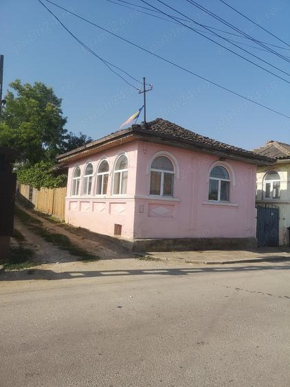 Casă cu 5 camere cu Teren 220 Mp în Ostrov