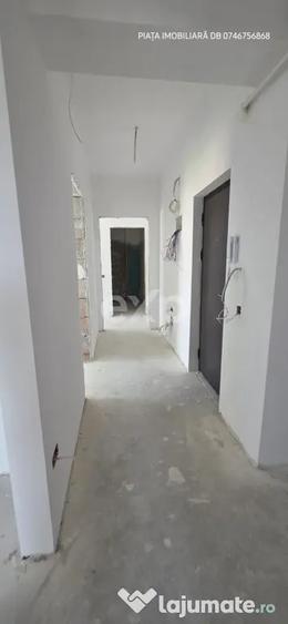 Apartament cu 3 camere decomandat în Nord