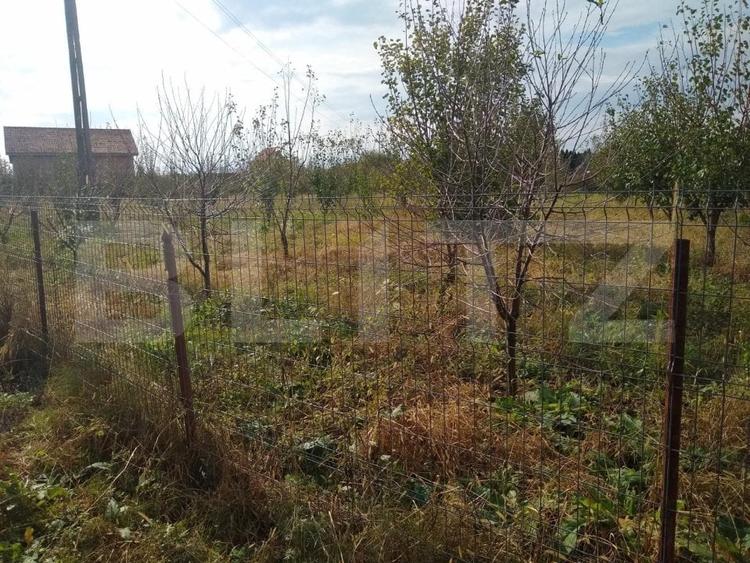 Teren Construcții intravilan de 1400 mp, în Bercu Roșu