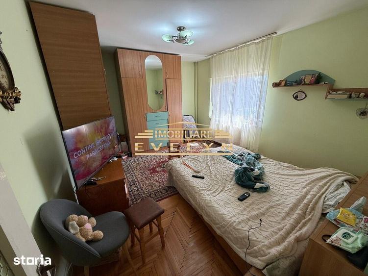Apartament cu 3 camere decomandat în Central