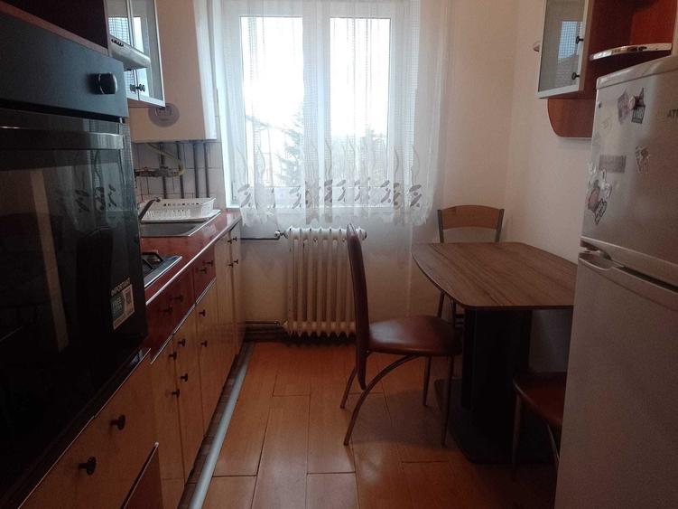 Apartament cu 2 camere semidecomandat în Cetate