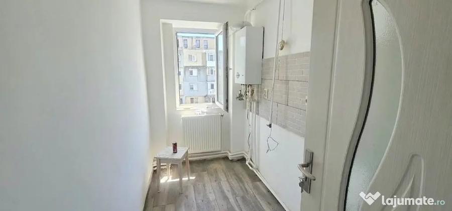 Apartament cu 2 camere decomandat în Viziru 3