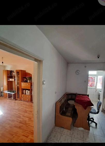 Apartament cu 2 camere decomandat în Craiovița Nouă