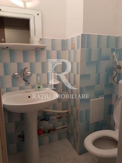 Apartament cu 3 camere decomandat, mobilat în Rogerius