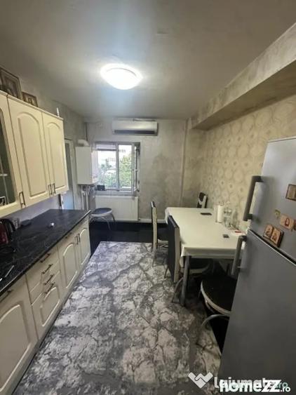 Apartament cu 4 camere decomandat în Inel I