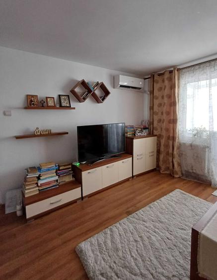 Apartament cu 2 camere semidecomandat în Micro 3