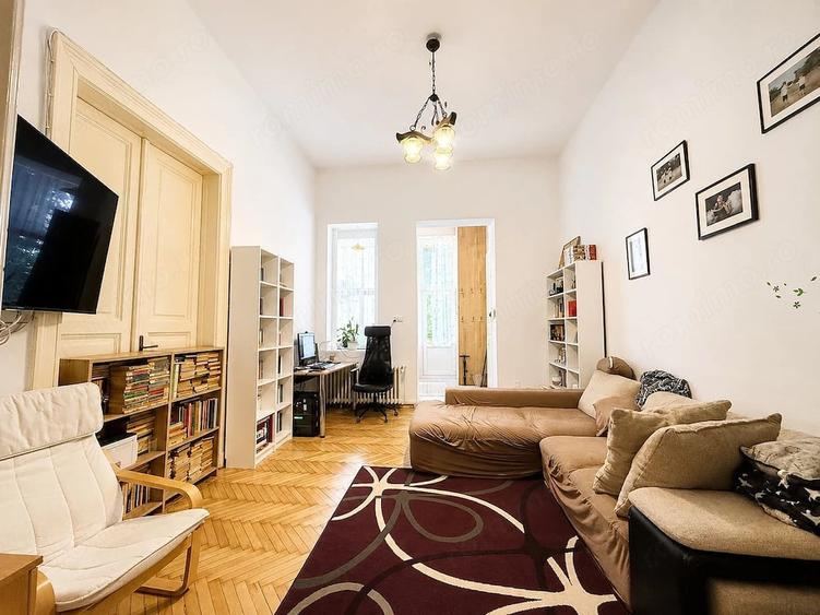 Apartament cu 4 camere decomandat în Central