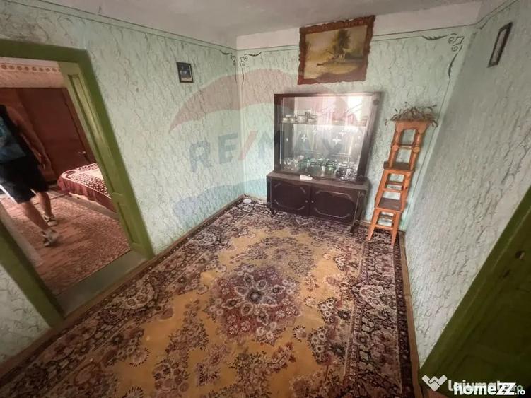 Casă cu 4 camere cu Teren 2366 Mp în Căiata