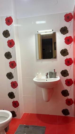Apartament cu 3 camere decomandat în Ghiroda
