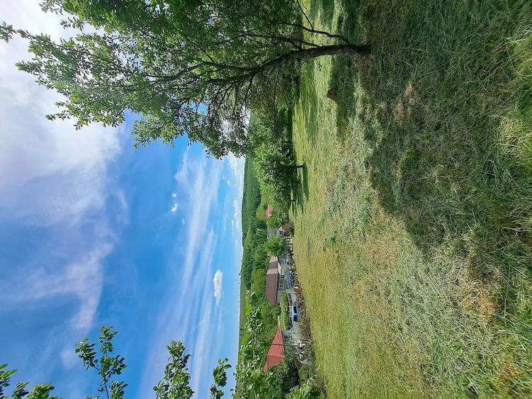 Teren de 1518 mp, în Central