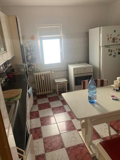 Apartament cu 4 camere decomandat în Lujerului