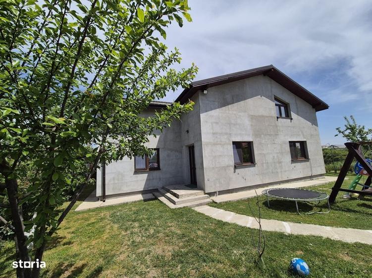 Casă cu 4 camere în Central