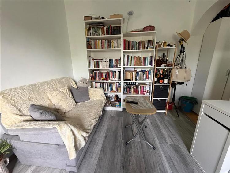 Apartament cu 2 camere semidecomandat, mobilat în Vitan