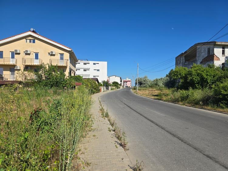Teren Construcții intravilan de 250 mp, în Nord