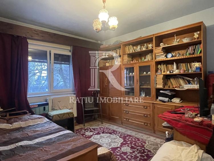 Apartament cu 3 camere decomandat, mobilat în Calea Aradului