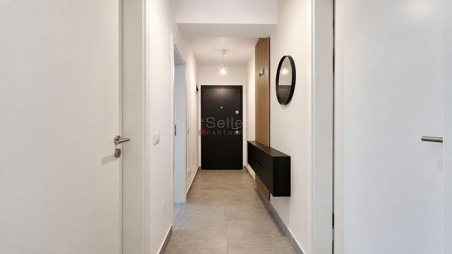 Apartament cu 2 camere decomandat, mobilat în Tractorul